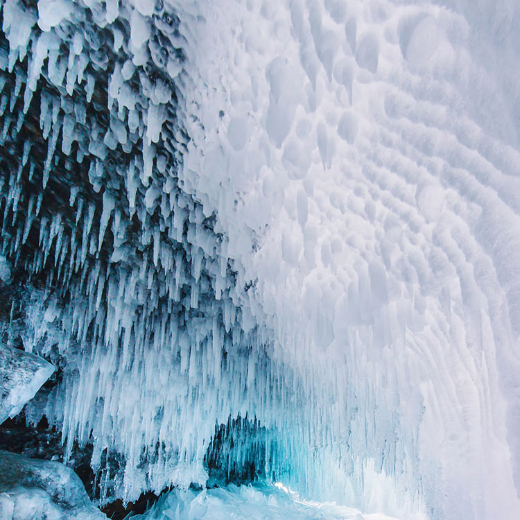 Прогулка по замерзшему Байкалу