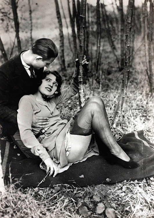 Эротические открытки из «ревущих двадцатых» erotical photo