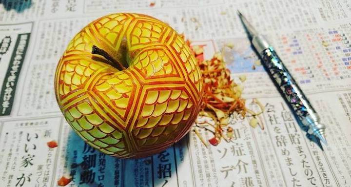 Художник Gaku превращает еду в произведения искусства яблоко