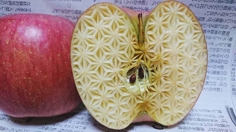Художник Gaku превращает еду в произведения искусства яблоко