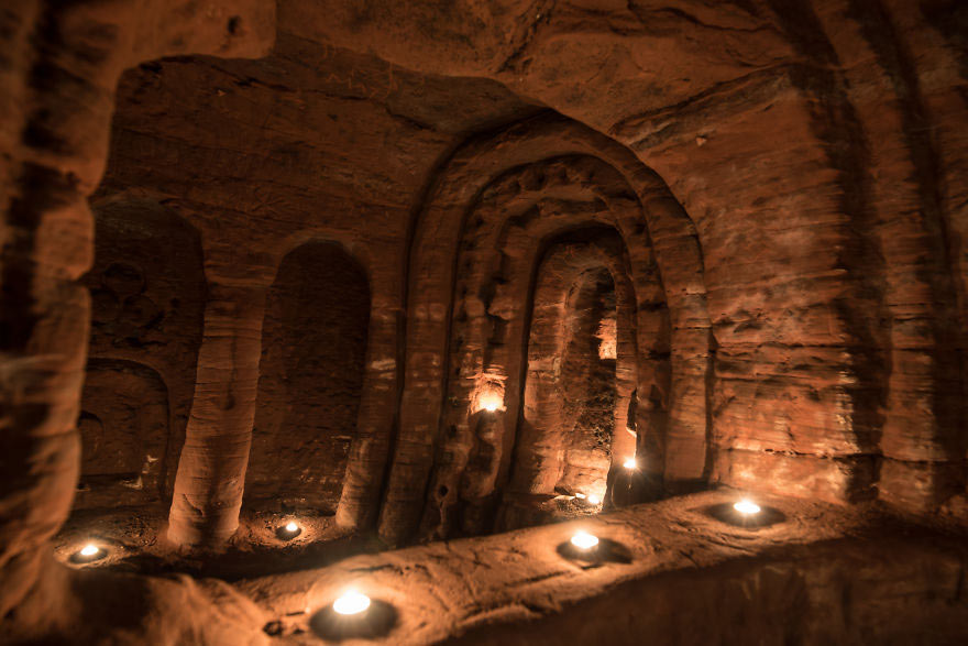 Кроличья нора оказалась входом в 700-летнюю тайную пещеру рыцарей-тамплиеров