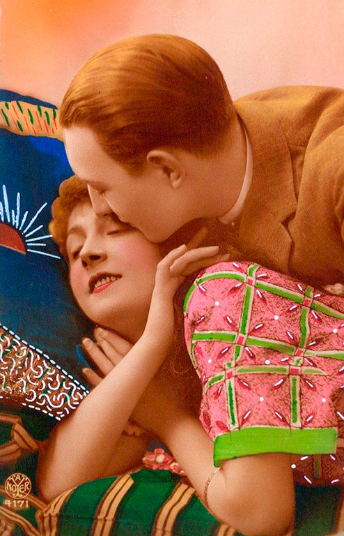 Как романтично целоваться: французские открытки 1920-х годов