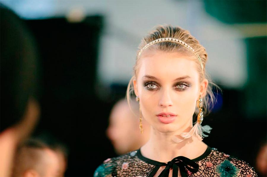 Неземная красота: 15 макияжей с Парижской недели моды Elie Saab
