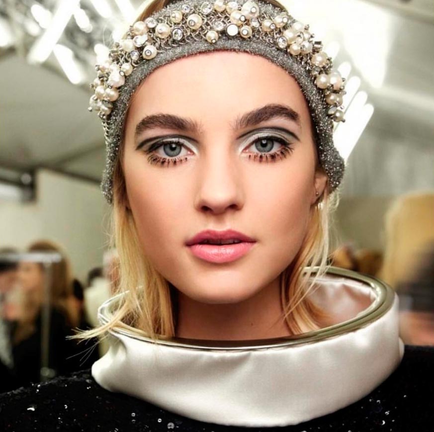  Неземная красота: 15 макияжей с Парижской недели моды Chanel