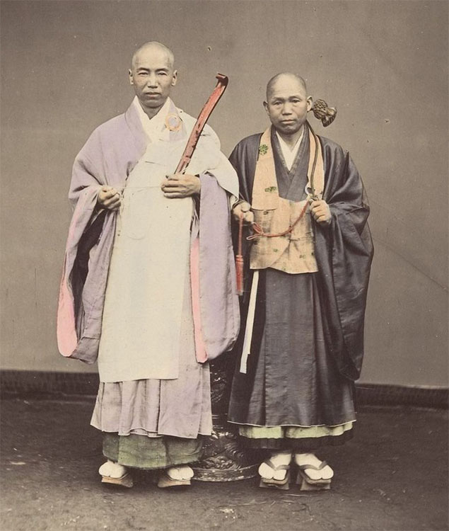 Провинциальная жизнь Японии 1870-х годов в цветных фотографиях уличный менестрель provincial japan street minstrel