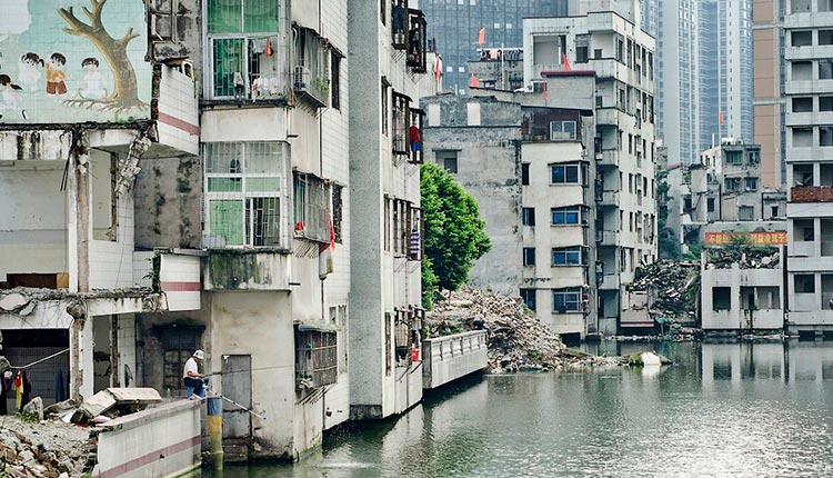 Китай: как жители старых домов сопротивляются строительному буму