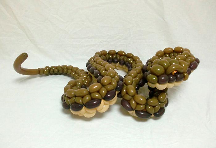 животные из воздушных шариков, японского художника Масаёши Мацумото змея