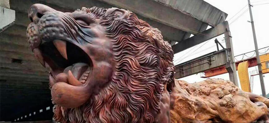 Восточный лев – крупнейшая деревянная скульптура в мире