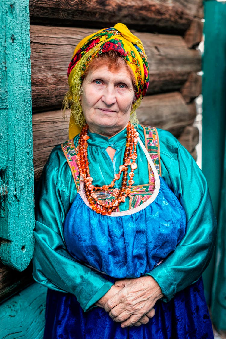 Коренные народы Сибири Женщина из старообрядцев семейских