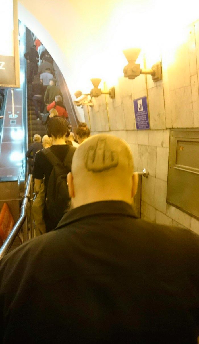Модные граждане из российского метро