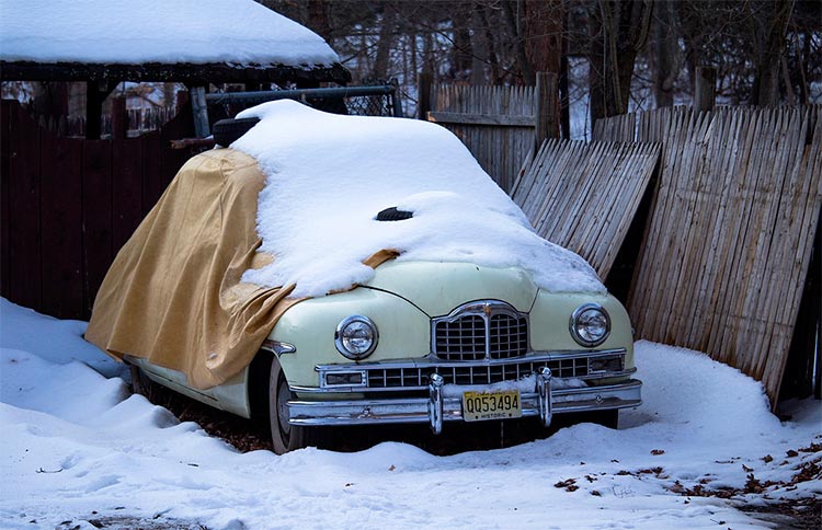 старые автомобили на улицах Нью-Йорка 1949 Packard Super 8 Deluxe