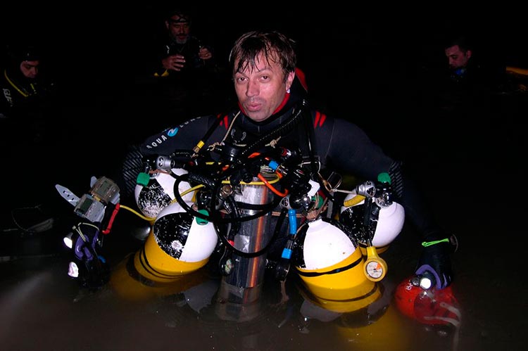 Испанский дайвер провел под водой два дня без кислорода