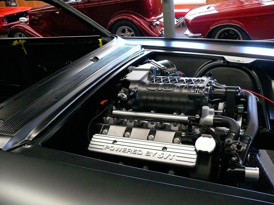 Крутой Lincoln Continental 1966 с двигателем от Ford Shelby GT500