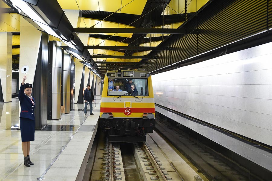 Третье кольцо метро: проехал первый поезд