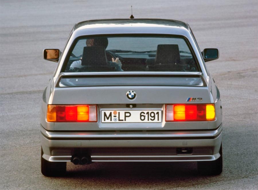 Легендарная BMW E30