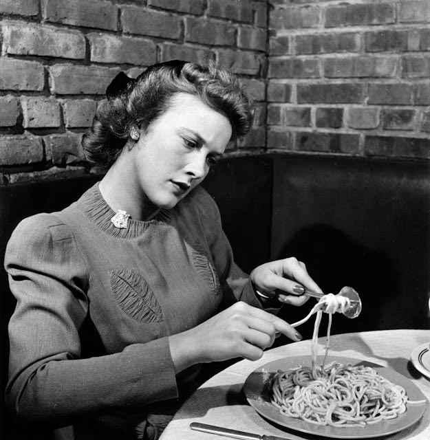 пособие для леди как употреблять спагетти