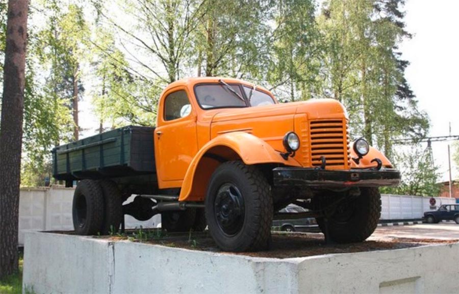 советские грузовики ЗиС-150