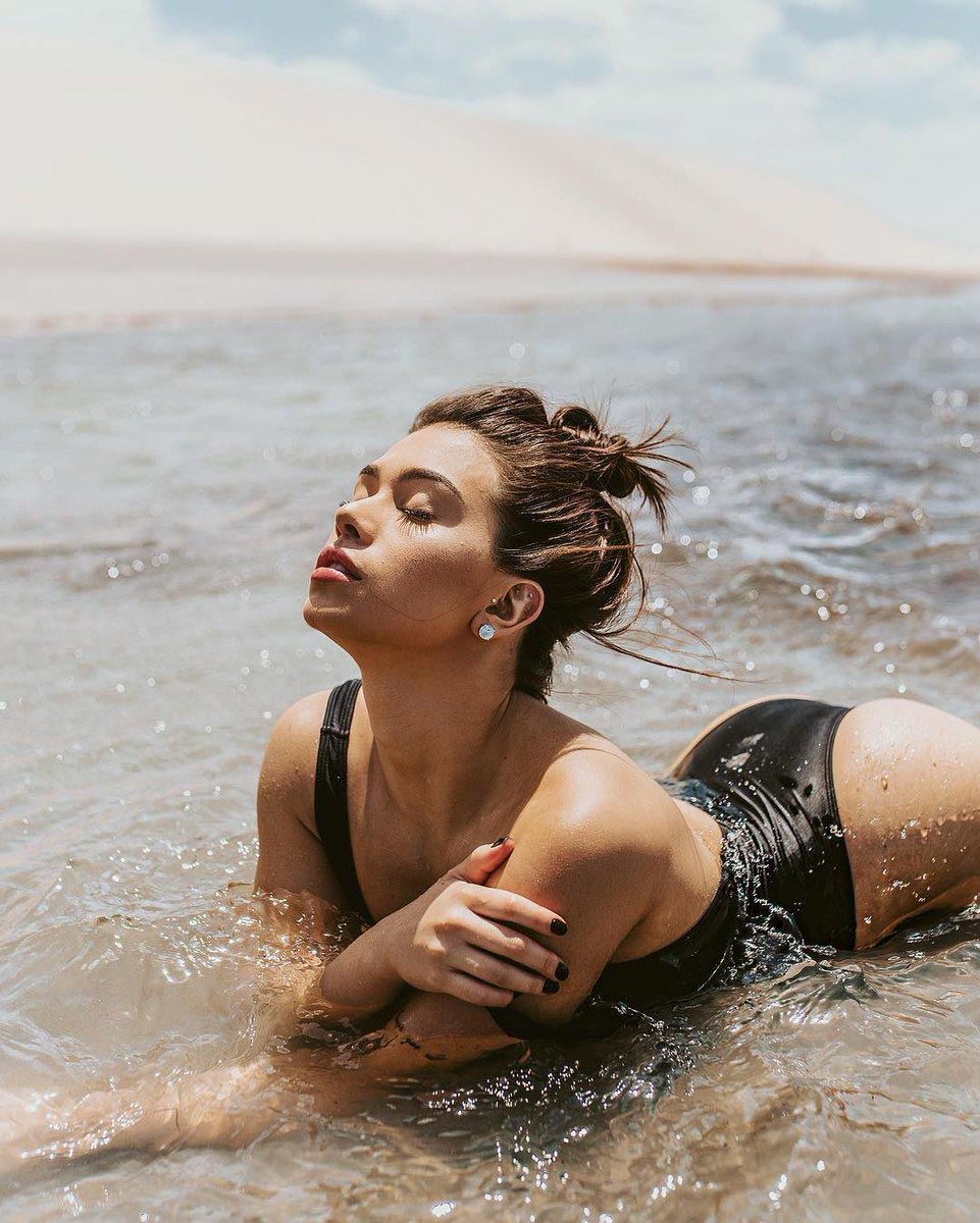 модель Флавия Паванелли model Flavia Pavanelli