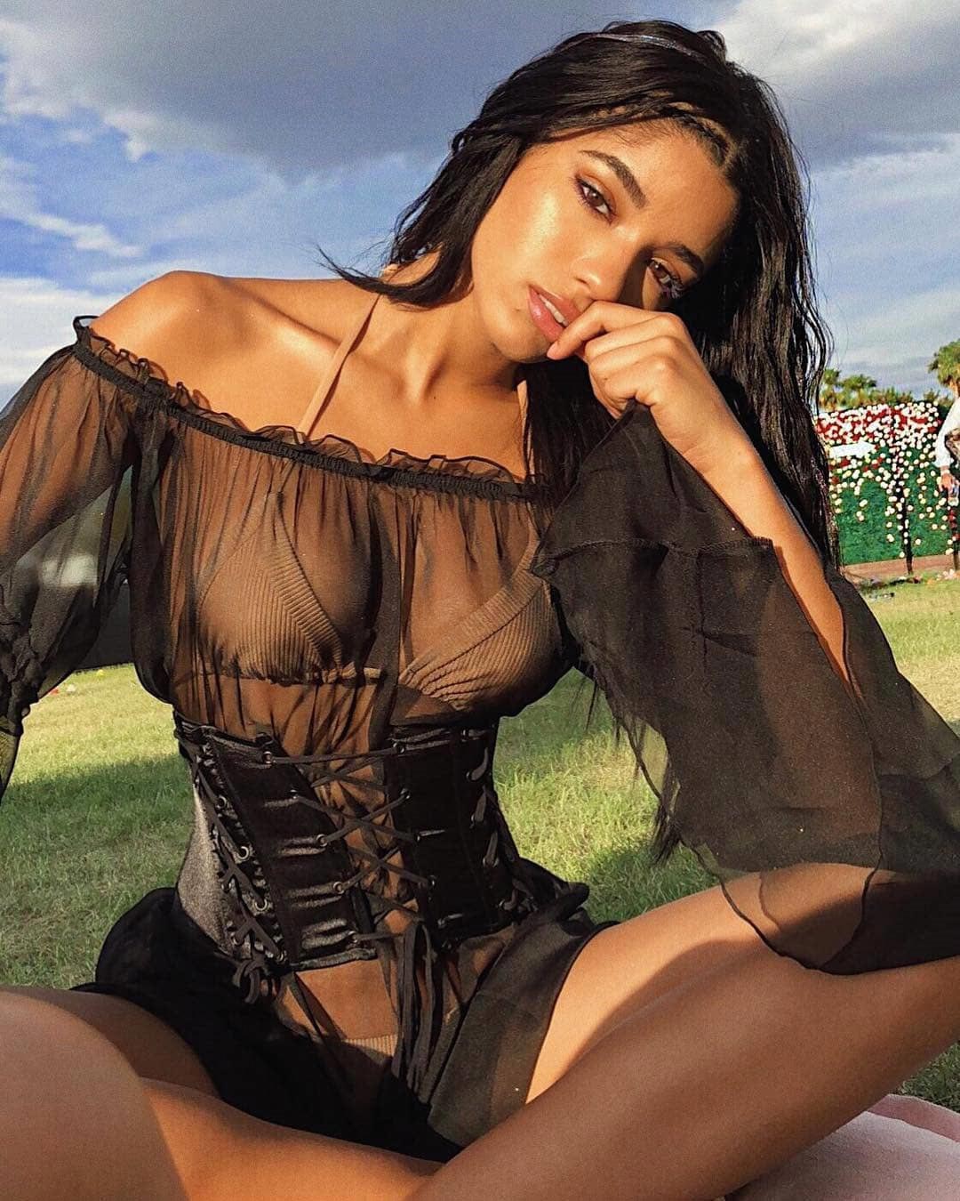 модель Йованна Вентура model Yovanna Ventura