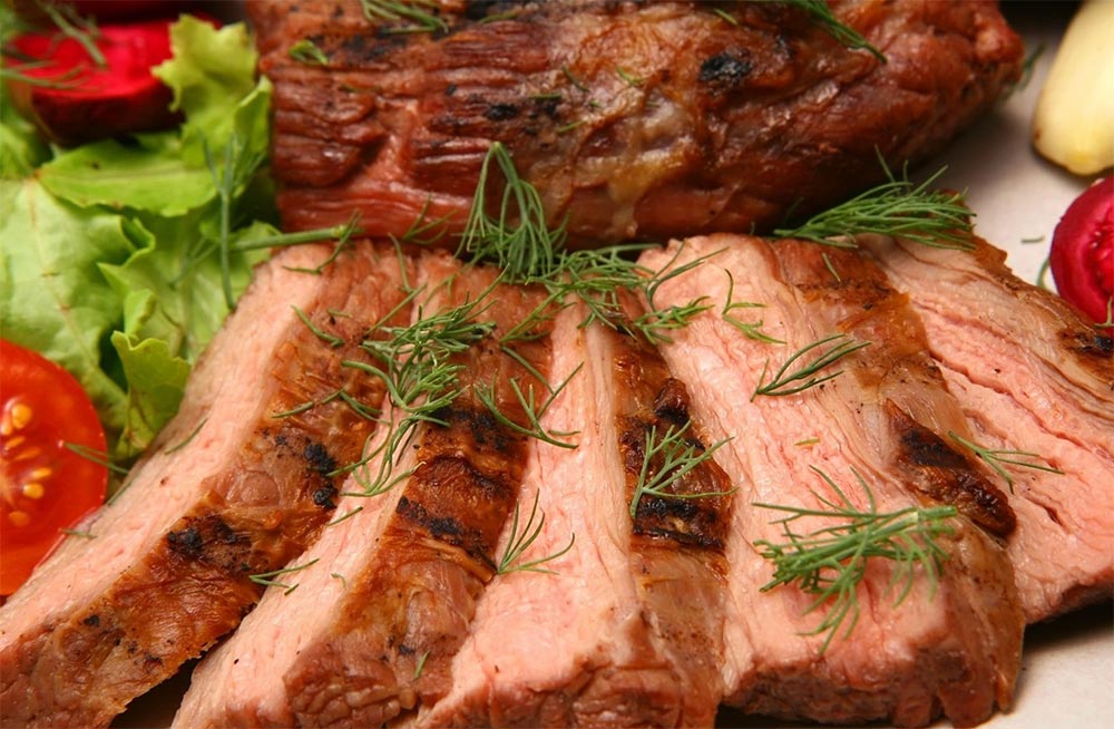 полезные продукты жиры в любом виде жареное мясо