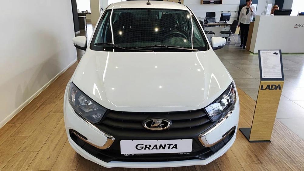 ТОП-10 новинок российского автопрома в 2025 году
LADA Granta NG